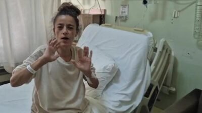 İzmirli Nuran Şerife Kültem, sağır olduğu için hastanede doktorlarla iletişim