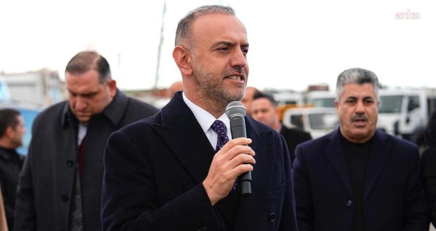 Sancaktepe Belediye Başkanı Alper Yeğin, belediye personeliyle bir araya gelerek,