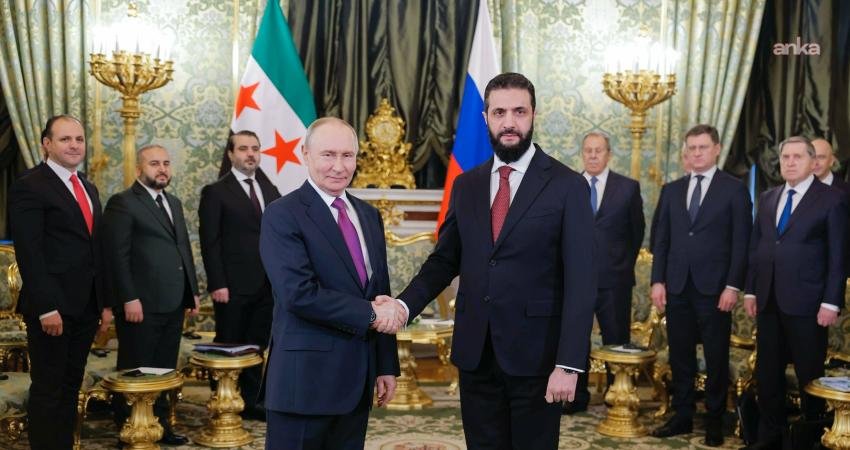 Şara ile Putin Moskova’da görüştü: İkili ilişkiler ve Suriye’nin geleceği masaya yatırıldı Suriye Cumhurbaşkanı Ahmed el-Şara ve Rusya Devlet Başkanı Vladimir Putin, Kremlin Sarayı'nda