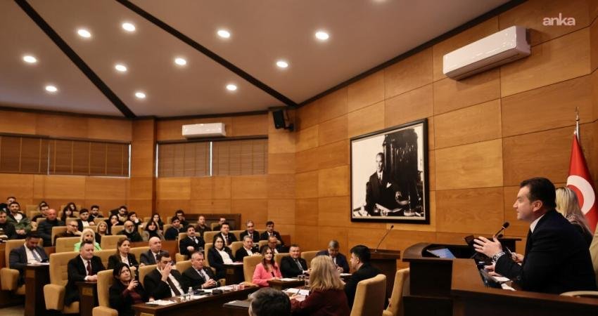 Silivri Belediye Başkanı Bora Balcıoğlu, yaptıkları çalışmalara ilişkin Belediye Meclisi’nde