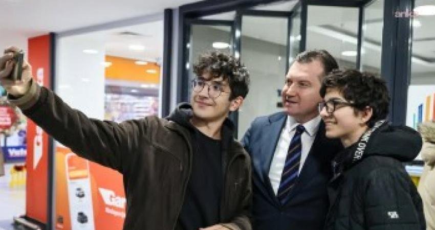 Silivri Belediyesi, üniversite öğrencilerine verilen bursun ikinci taksidini hesaplara yatırdı. Belediye