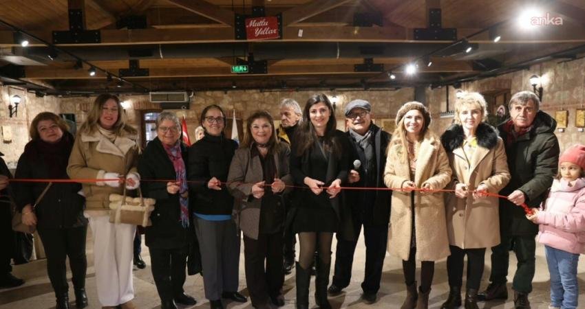 Silivri’de “Ateşin Ahşapla Senfonisi” sergisi açıldı Silivri Sanat Platformu tarafından hazırlanan “Ateşin Ahşapla Senfonisi” sergisinin açılışı,