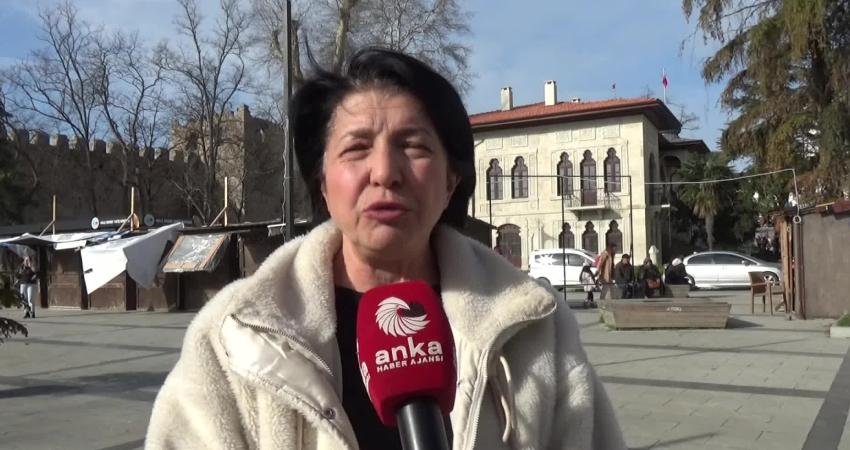 Sinop Kent Konseyi Can Dostları Meclis Başkanı Aynur Er, vatandaşlara