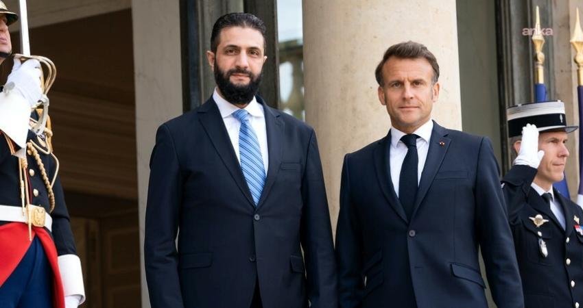 Suriye hükümeti ile SDG arasında anlaşmaya varılması… Fransa Cumhurbaşkanı Macron: “Terörle mücadelede tam anlamıyla yer alan bir Suriye, Fransa’nın desteklediği budur” Fransa Cumhurbaşkanı Emmanuel Macron, Suriye hükümeti ile Suriye Demokratik Güçleri