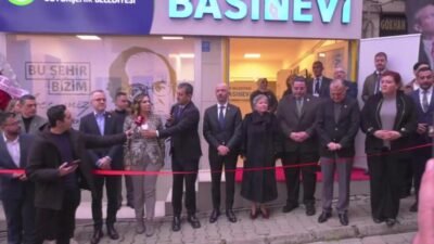 Tekirdağ Büyükşehir Belediyesi tarafından Uğur Mumcu Basın Evi açıldı. Açılışta