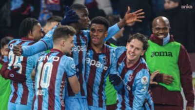 Trabzonspor, Trendyol Süper Lig'in 19. haftasında sahasında Kasımpaşa'yı 2-1 mağlup