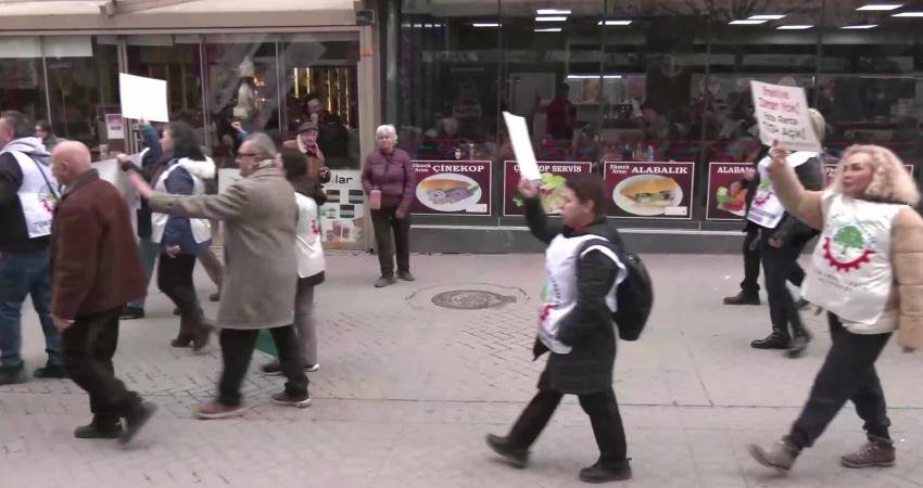 En düşük emekli aylığını 20 bin liraya yükselten yasanın Resmi