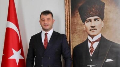 Tüm Yerel-Sen Genel Örgütlenme Sekreteri Devrim Onur Erdağ, İzmir Alsancak’ta