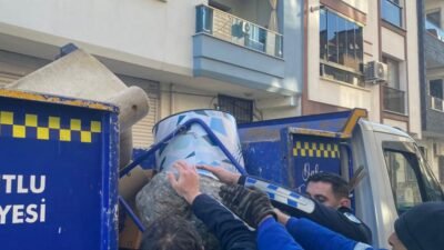 Turgutlu Belediyesi Zabıta Müdürlüğü ile İlçe Emniyet Müdürlüğü ekipleri, yaya