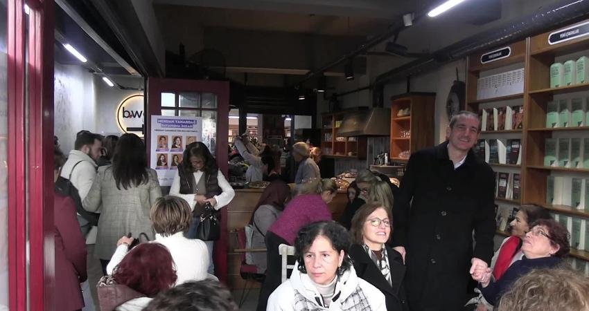 10 Ocak Çalışan Gazeteciler Günü nedeniyle Üsküdar’daki bir kitap evinde