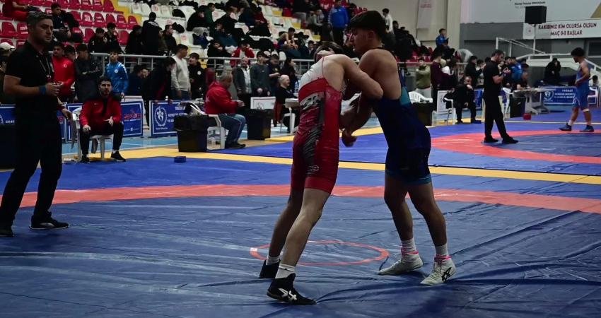 Güreş Federasyonu faaliyet programında yer alan U17 Serbest ve Grekoromen