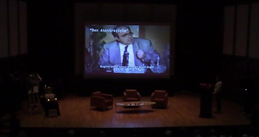 Uğur Mumcu İzmir’de anıldı: Onun ışığı yolumuzu aydınlatmaya devam ediyor CHP İzmir İl Başkanlığı tarafından gazeteci-yazar Uğur Mumcu’nun katledilişinin 33’üncü