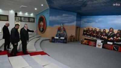 Zafer Partisi Genel Başkanı Ümit Özdağ ve beraberindeki parti heyeti, İstanbul