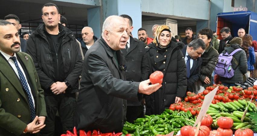 Zafer Partisi Genel Başkanı Ümit Özdağ, Küçükçekmece'de ziyaret ettiği pazarda