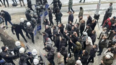 Van Demokratik Kurumlar Platformu çağrısıyla Suriye'deki gelişmeler üzerine başlayan protestolar