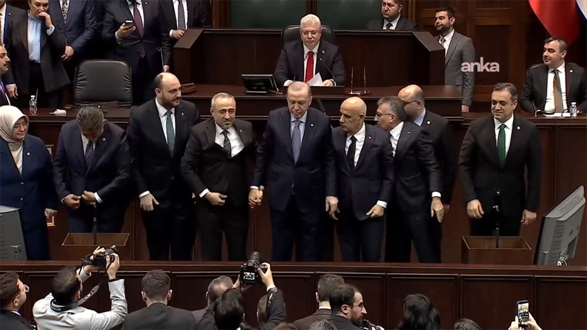 AK Parti Genel Başkanı ve Cumhurbaşkanı Recep Tayyip Erdoğan partisine