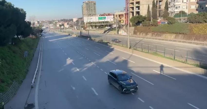 İstanbul'da hafta içi çalışma günlerinde yüzde 80-90'ları gören trafik yoğunluğu