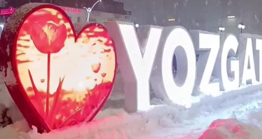 Yozgat’ta devam eden kötü hava koşulları nedeniyle eğitim öğretime verilen