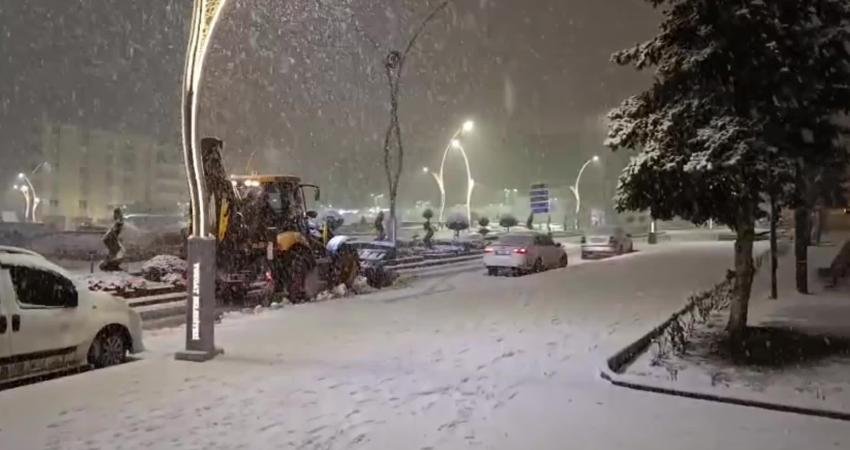 Yozgat'ta kar yağışı nedeniyle eğim öğretime il merkezi ile 4