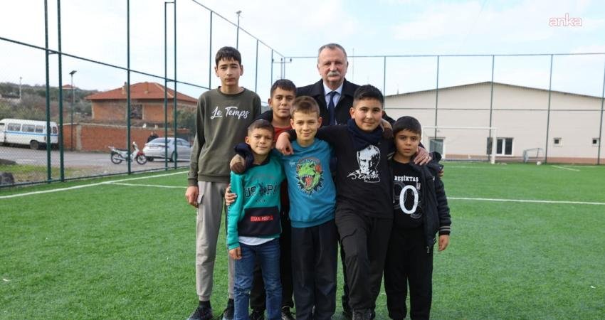 Yunusemre Belediye Başkanı Semih Balaban, Yuntdağı’nda bulunan Seyitli Mahallesi’nde vatandaşlarla