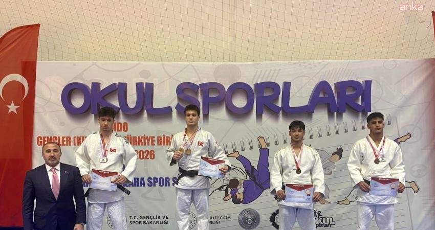 Yunusemre Belediyespor'un judocusu Emin Levent Yelkenci, Ordu'da düzenlenen Okul Sporları