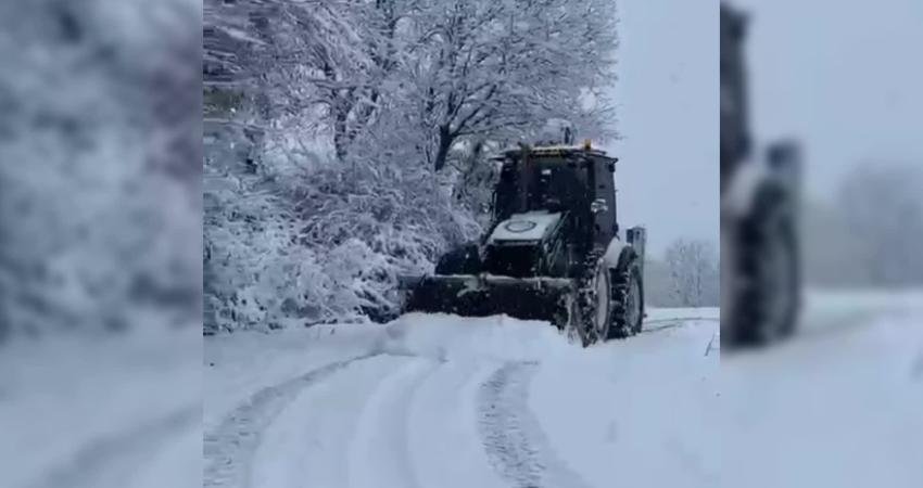 Zonguldak'ta etkisini artıran kar yağışı, özellikle yüksek kesimlerde ulaşımı olumsuz