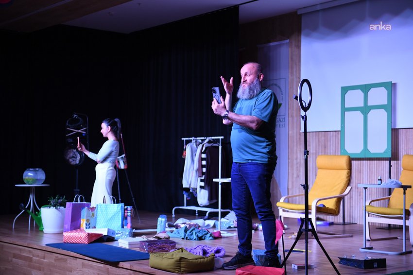 Osmangazi Belediyesi, kültür ve sanat etkinlikleri kapsamında "Hangisi Gerçek" adlı