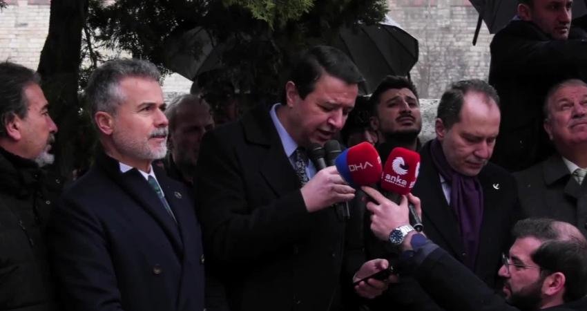 54. Hükümetin Başbakanı Necmettin Erbakan, mezarı başında anıldı Yeniden Refah Partisi Genel Başkanı Fatih Erbakan ve Saadet Partisi