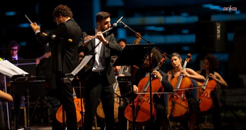 Buradayız Hatay Derneği ile Hatay Akademi Senfoni Orkestrası, anma programları düzenliyor Türkiye tarihinin en yıkıcı felaketlerinden biri olarak kayda geçen 6