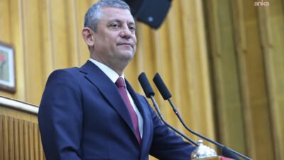 CHP Genel Başkanı Özgür Özel, "Gerçekle yüzleşmek, sokağa inmekle oluyor.