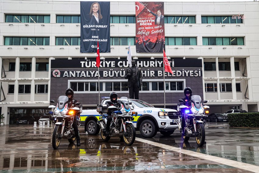 Antalya Büyükşehir Belediyesi’nden motorize zabıta ekipleriyle daha etkin denetim Antalya Büyükşehir Belediyesi Zabıta Dairesi Başkanlığı, motosikletli zabıta ekipleriyle vatandaşlara