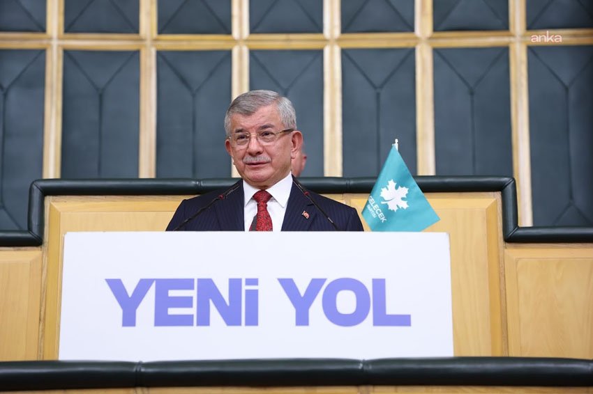 Gelecek Partisi Genel Başkanı Ahmet Davutoğlu, "Laikliği Birlikte Savunuyoruz" bildirisini