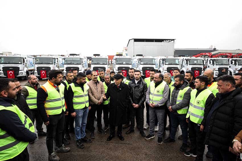 Yenimahalle Belediyesi, temizlik hizmetlerinde etkinliği artırmak amacıyla filosuna 2 süpürge