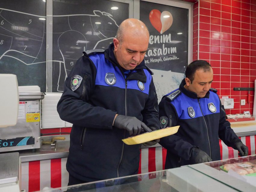Ankara Büyükşehir Belediyesi ile Etimesgut Belediyesi zabıta ekipleri, halk sağlığını