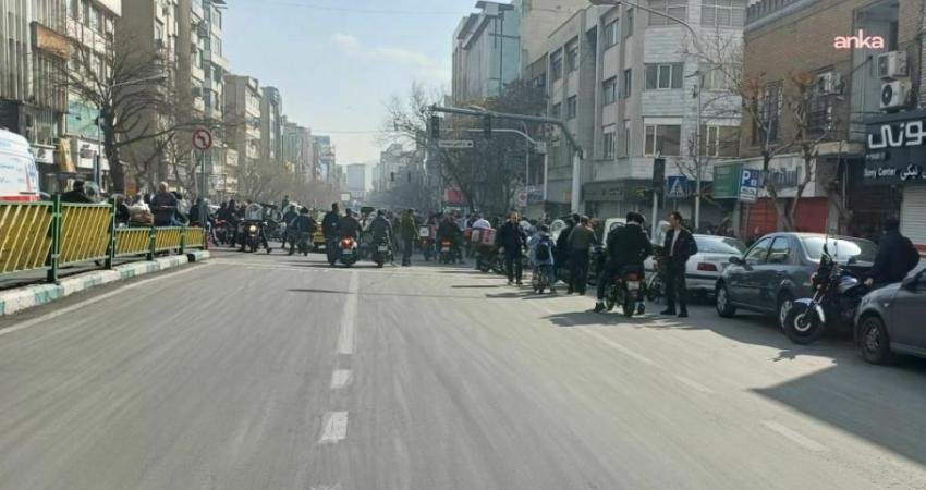 ABD ve İsrail’in İran’a saldırısı… İran İçişleri Bakanlığı: Saldırı sonrası kriz masası kuruldu İran İçişleri Bakanlığı, ABD ve İsrail’in bu sabah Tahran ile