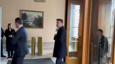 Adalet Bakanı Akın Gürlek, MHP Genel Başkanı Devlet Bahçeli’yi TBMM'deki