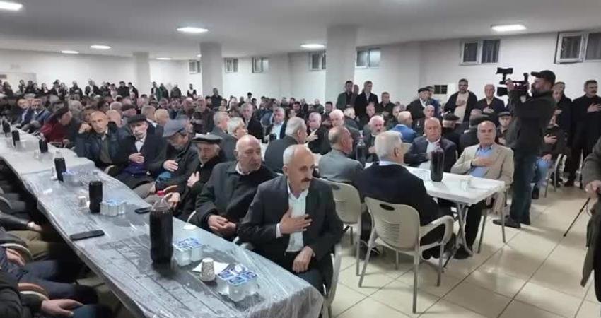 Adıyaman’da düzenlenen geleneksel hızır lokmasında bir araya gelen il protokolü