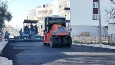 Adıyaman Belediyesi, Yeni Mahalle’de asfalt serim çalışmalarına başladı. Belediye Başkanı