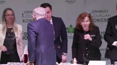 Gelecek Partisi Genel Başkanı Ahmet Davutoğlu, Türkiye’de kurumların itibar kaybı