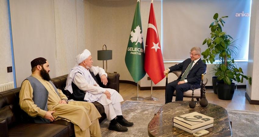 Gelecek Partisi Genel Başkanı Ahmet Davutoğlu, partisinin genel merkezinde Afganistan