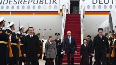 Almanya Şansölyesi Merz ilk Çin ziyareti için Pekin’de: Gündemde Avrupa’nın giderek büyüyen ticaret açığı var Almanya Şansölyesi Friedrich Merz, Çin’e ilk resmi ziyareti için Pekin’e