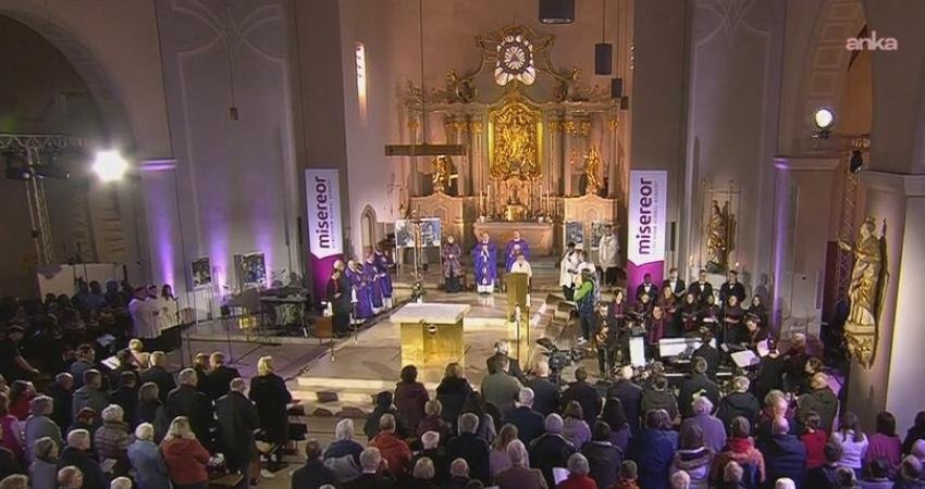 Almanya’da kiliseler, Paskalya öncesi 40 günlük oruç ve düşünce dönemini başlattı Almanya’daki Katolik ve Protestan kiliseleri, Paskalya öncesi 40 günlük oruç