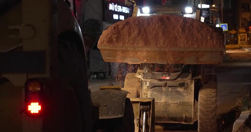 İzmir Büyükşehir Belediyesi, Alsancak’ta altyapı çalışmaları tamamlanan sokaklarda günlük yaşamı