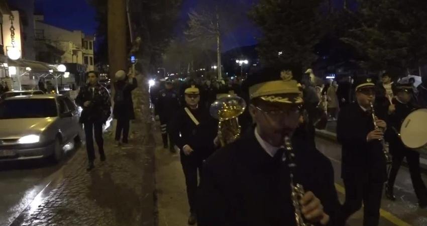 Amasya’da Ramazan ayı mahya yakılarak karşılandı. Yapılan duaların ardından İstasyon