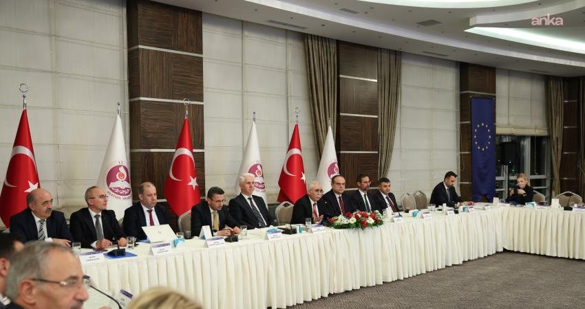 Anayasa Mahkemesi Başkanı Özkaya: “Bizim, Avrupa İnsan Hakları Mahkemesi’nin ihlal kararlarının yerine getirilmesini temin etmeye yönelik yetkimiz yok” Anayasa Mahkemesi Başkanı Kadir Özkaya, eski HDP Eş Genel Başkanı