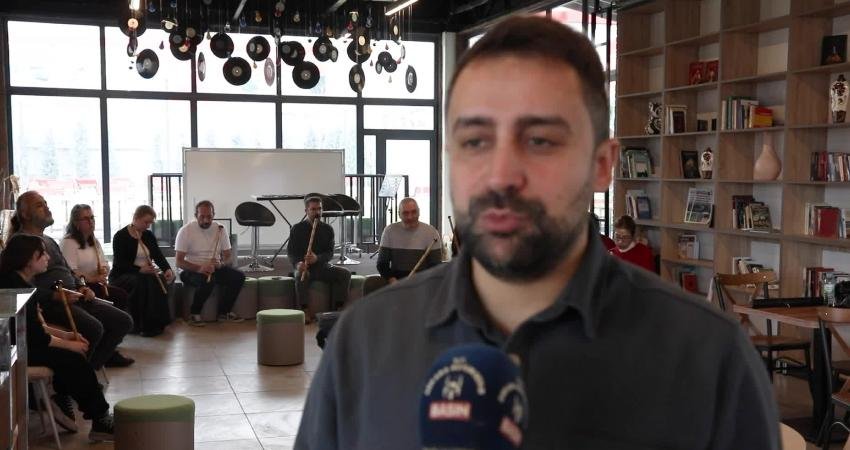 Ankara Büyükşehir Belediyesi Müzik Stüdyosu’nda ney kursu başladı “Stüdyo Senin” sloganıyla hizmete açtığı Müzik Stüdyosu’nda genç sanatçılara ücretsiz