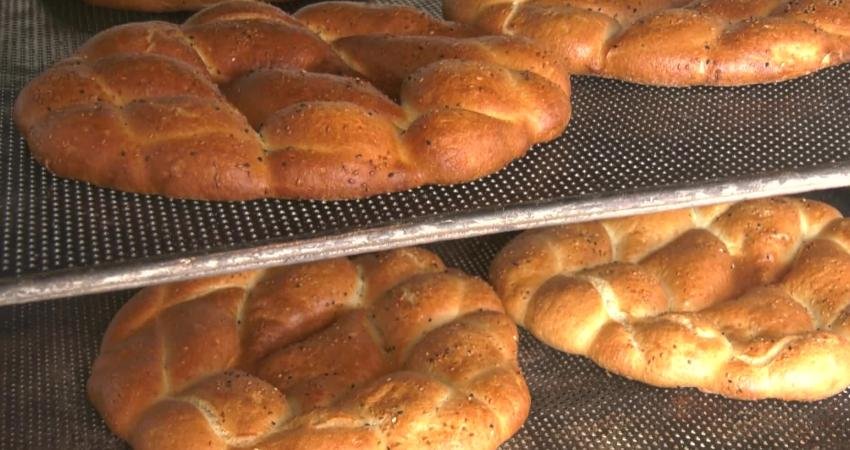 Ankara Büyükşehir Belediyesi’nin Mobil Ekmek Fırını, Şentepe’de hizmet veriyor Ankara Büyükşehir Belediyesi (ABB) Halk Ekmek Fabrikası, ramazan ayının ilk