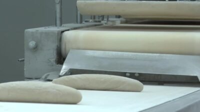 Antalya Büyükşehir Belediyesi bünyesindeki EKDAĞ A.Ş. tarafından Döşemealtı’ndaki Halk Ekmek