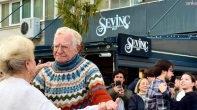 İzmir Büyükşehir Belediyesi tarafından 14 Şubat Sevgililer Günü dolayısıyla Alsancak’ta