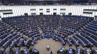 Avrupa Parlamentosu'ndan yapılan açıklamada, "Parlamento, Türkiye'de yabancı gazetecilerin ve yabancı Hristiyanların,